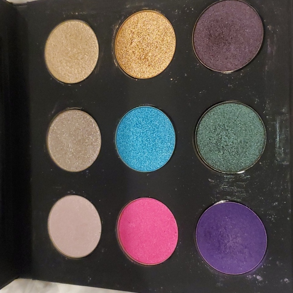 Make up for ever eyeshadow palette